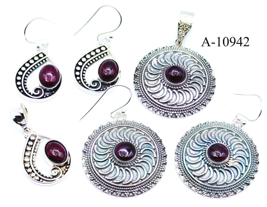 A - 10942 Garnet 925 Sterling Silver Jewelry 20gCrystal River Gems