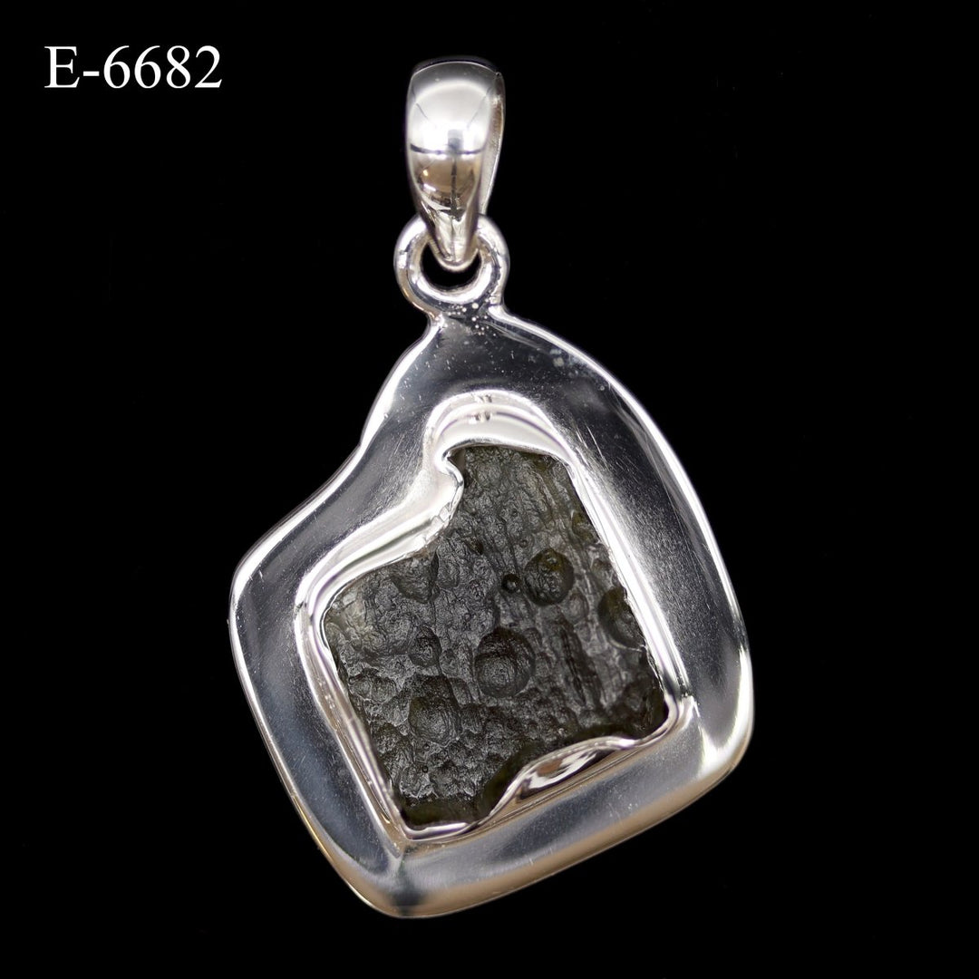 E - 6682 Moldavite 925 Sterling Silver PendantCrystal River Gems