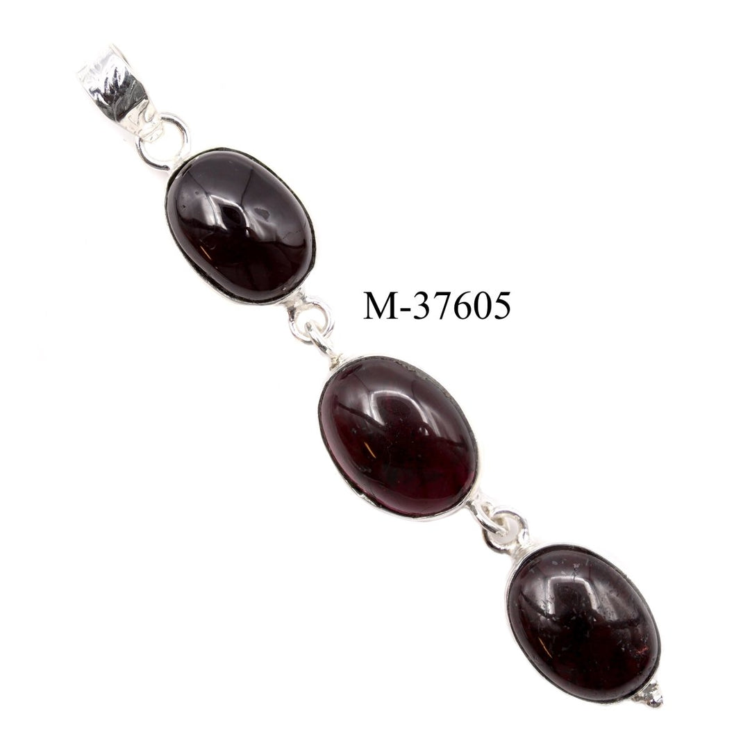 M - 37605 - Garnet 925 Sterling Silver PendantCrystal River Gems