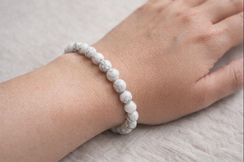 Howlite Round Bead Stretch Bracelet (8 mm)Crystal River Gems