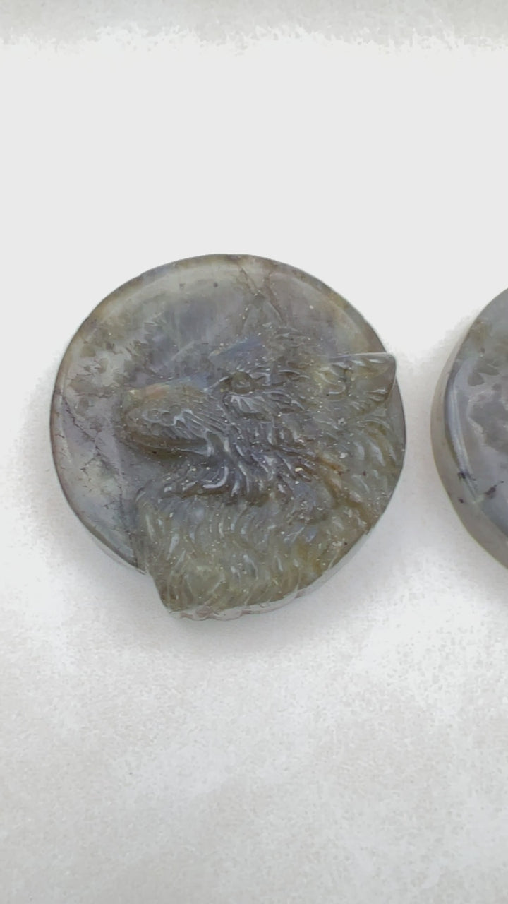 Wolf Labradorite Super Flash Carving