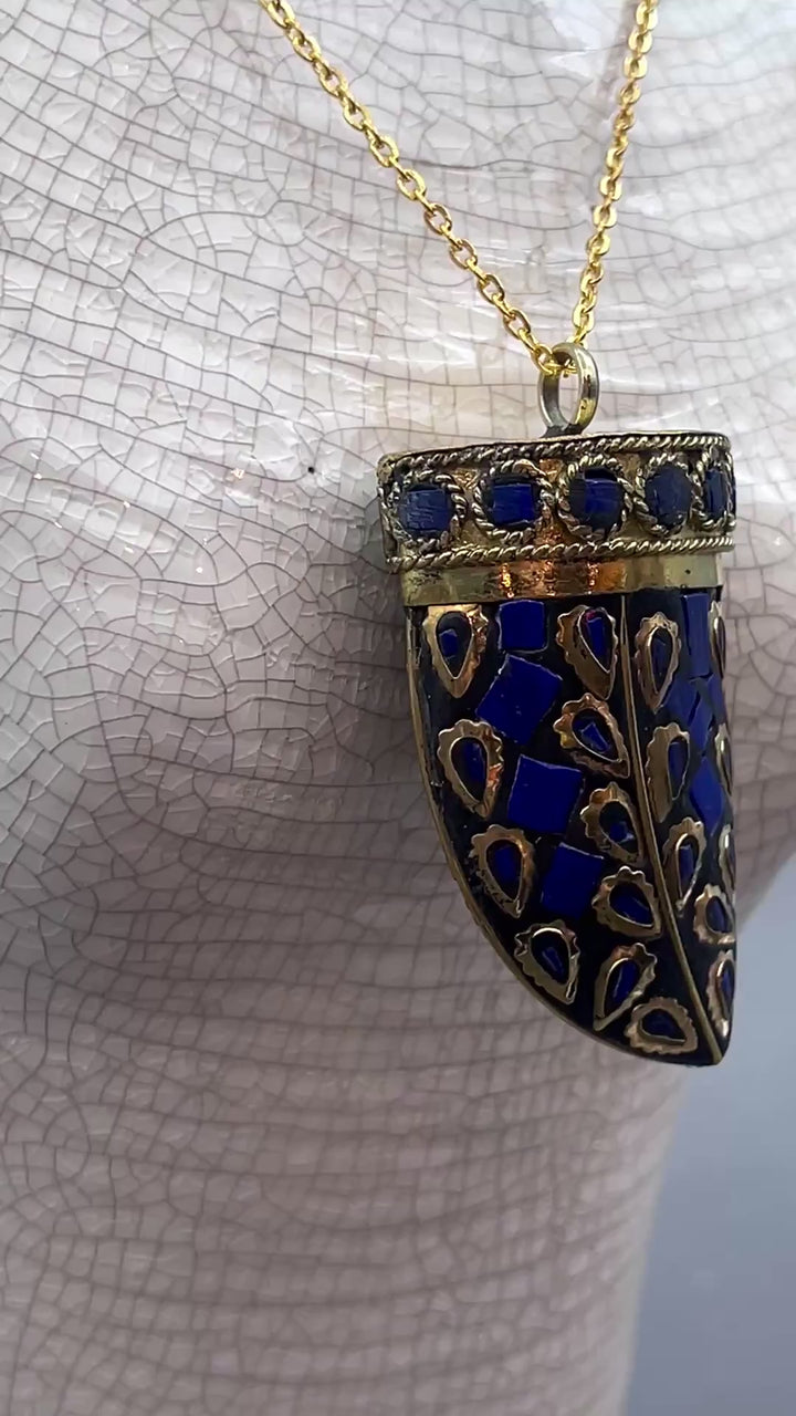 Imitation Lapis Lazuli Gold Plated Horn Necklace With Chain (1 Piece)