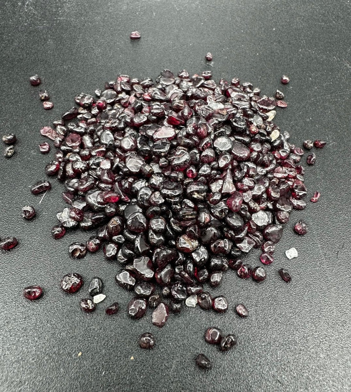Tumbled Garnet Confetti Chips / 4 - 10mm AVG - 1 KILO LOTCrystal River Gems